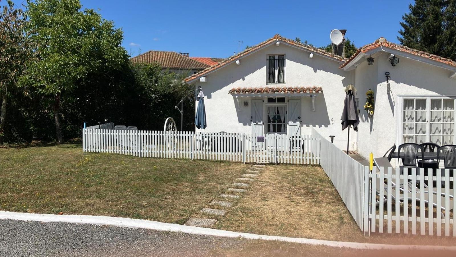 Gite Des Lavandes Oradour-Fanais Exterior foto