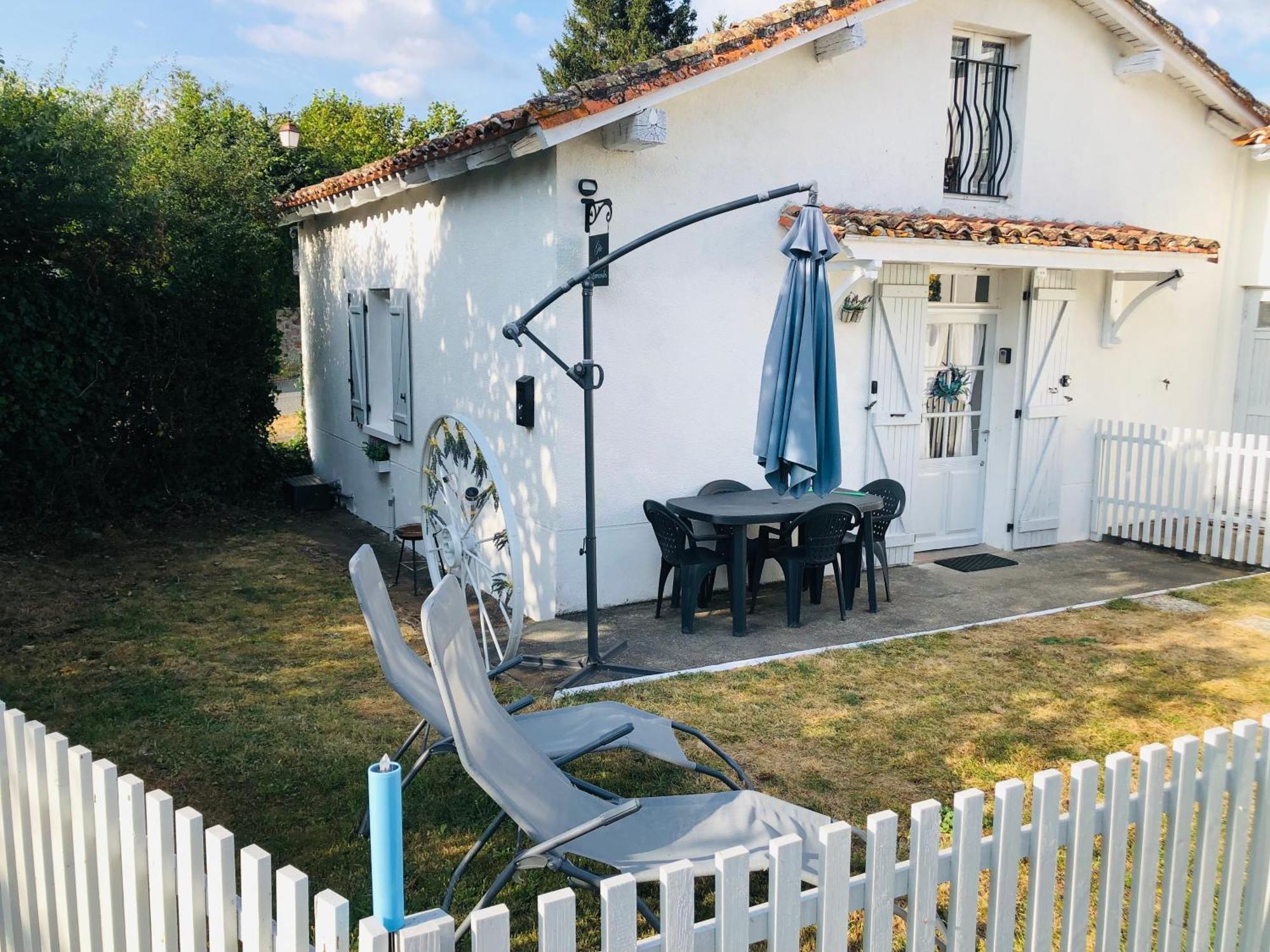 Gite Des Lavandes Oradour-Fanais Exterior foto